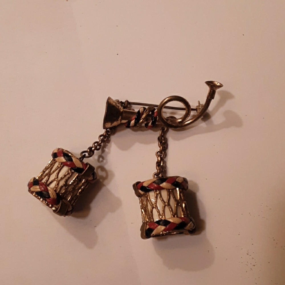 Brooch